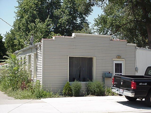 1st image of 1233 Tamarack Ave NW