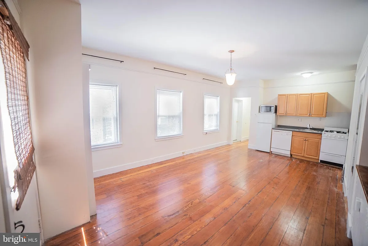 Building Photo - 1928 Spruce St #3R