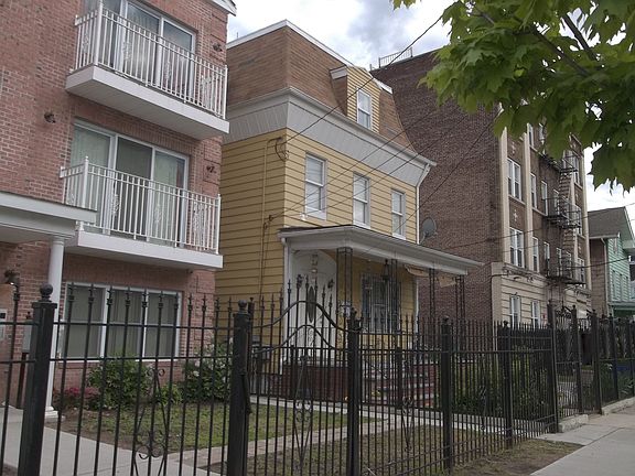 2nd image of 215-217 Summer Ave
