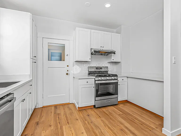 1849 Golden Gate Ave #1 — Photo 13