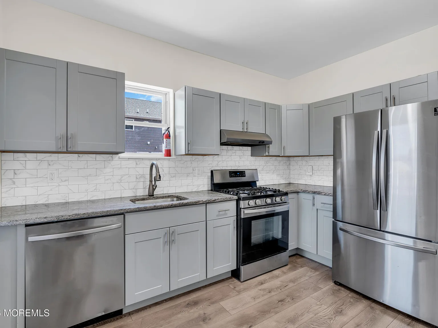 4 bed, 1.0 bath, 3043 sqft, $3,250 — Photo 3