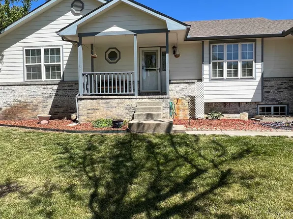 728 E Gordon Bennett Dr, Haysville, KS 67060