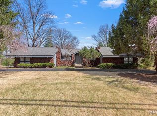11543 Ladue Rd, Saint Louis, MO 63141