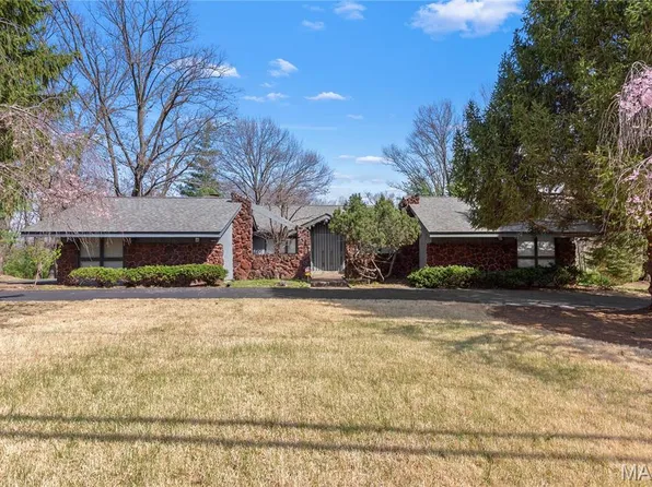 11543 Ladue Rd, Saint Louis, MO 63141