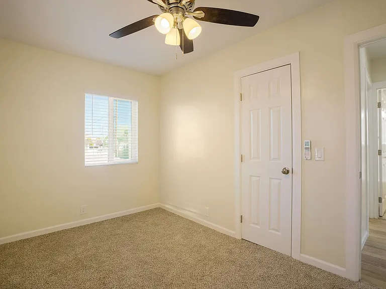 505 Headingly Ave NW — Photo 9
