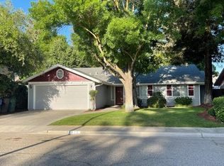 1810 N Hollywood Dr, Reedley, CA 93654