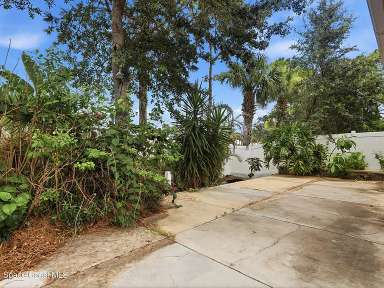 2039 Tullagee Ave — Photo 34