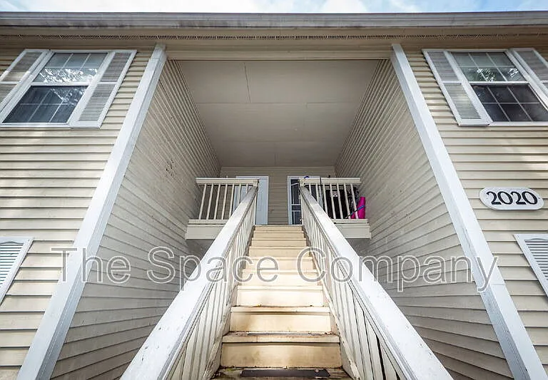 2020 Coldspring Dr — Photo 2