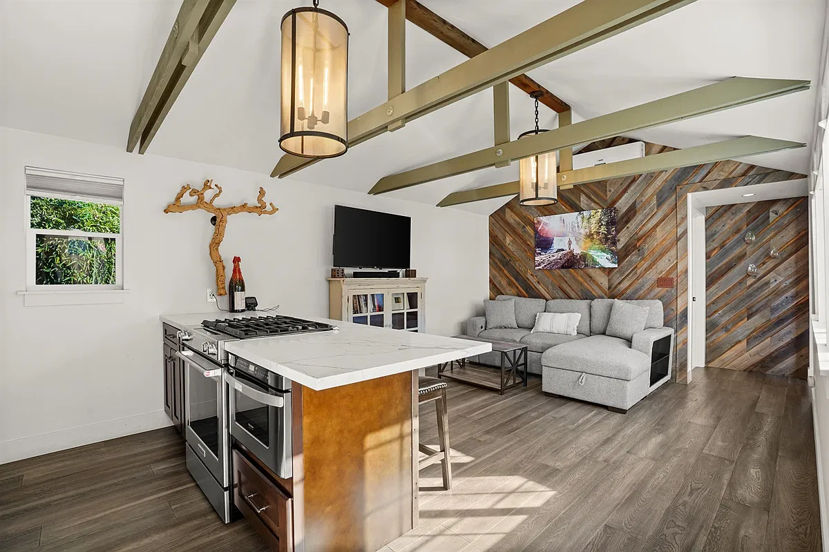 1 bed, 680 sqft, $3,600 — Photo 1