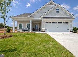 65 Redhaven Dr, Senoia, GA