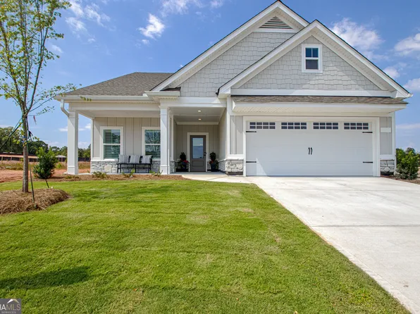 65 Redhaven Dr, Senoia, GA 30276