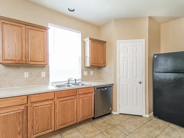 3029 Gettysburg Ln — Photo 7