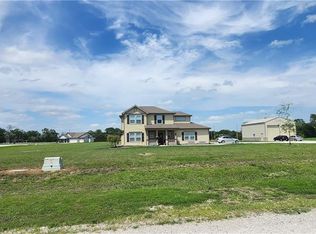 1494 N 989th Rd, Lawrence, KS 66046