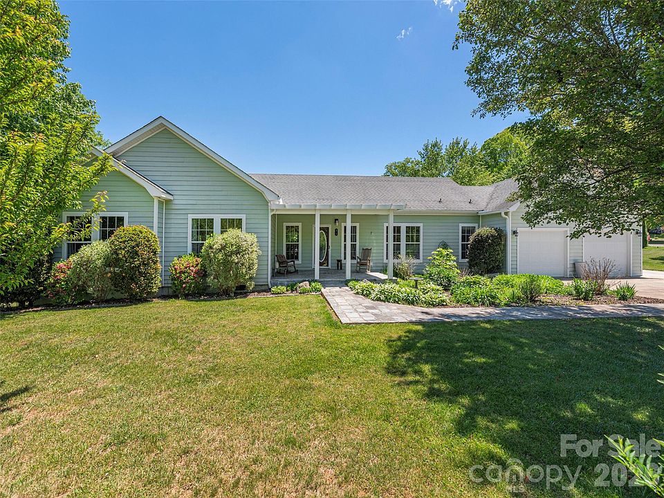 1st image of 16 Chinaberry Ct