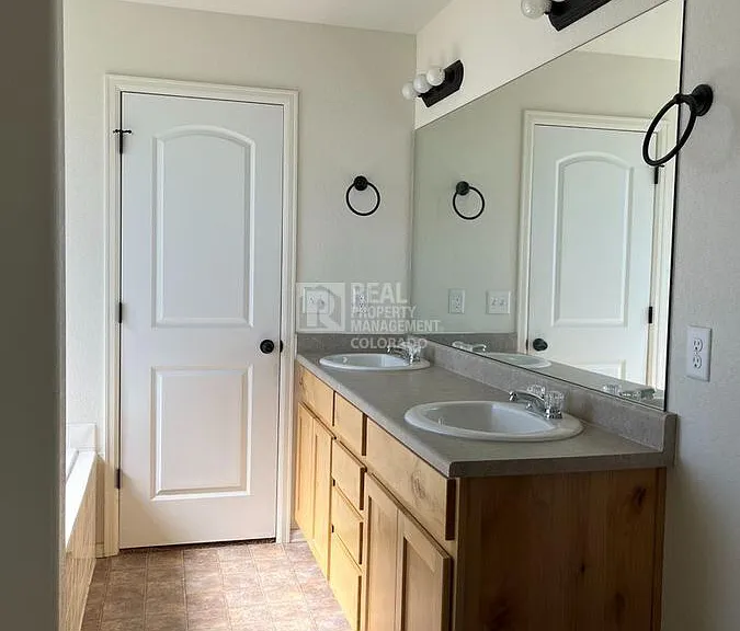 362 Shadowbrook Dr — Photo 24
