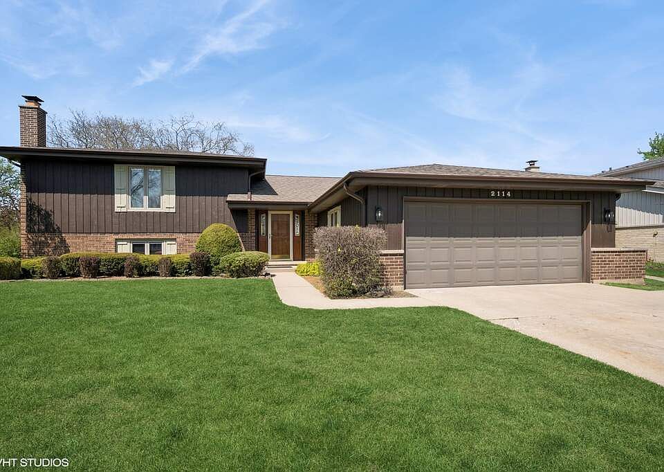 1st image of 2114 Peachtree Ln