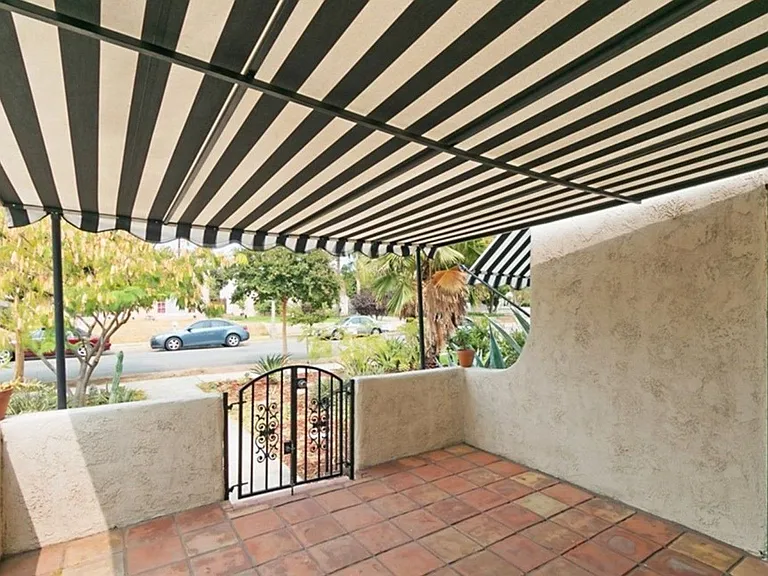 2032 Blenheim St — Photo 3