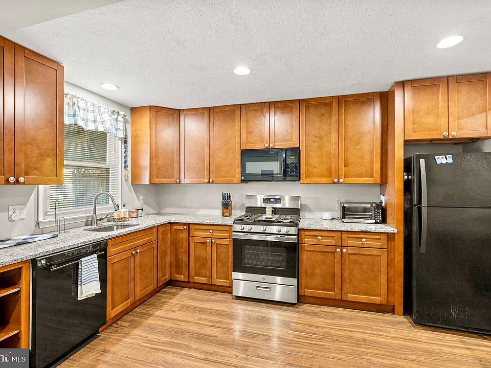 1st image of 234 W Edgevale Rd