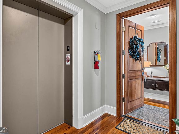 4th image of 107 Broad St #C
