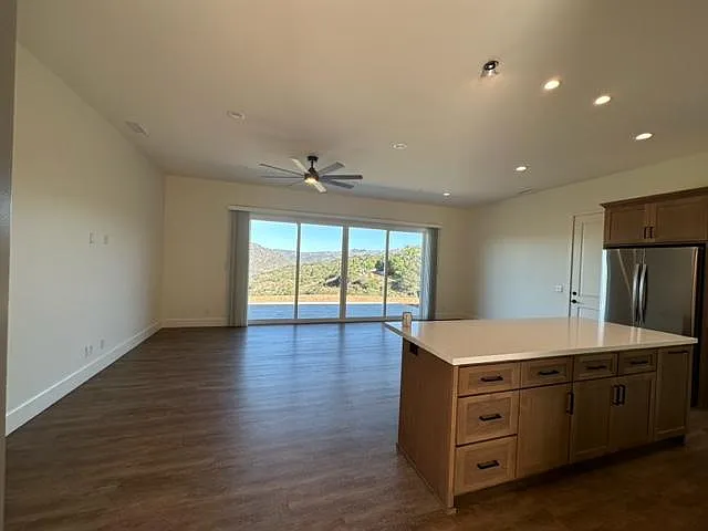 2 bed, 1200 sqft, $3,500 — Photo 4