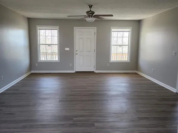 143 W Gate Dr, Baxter, TN 38544