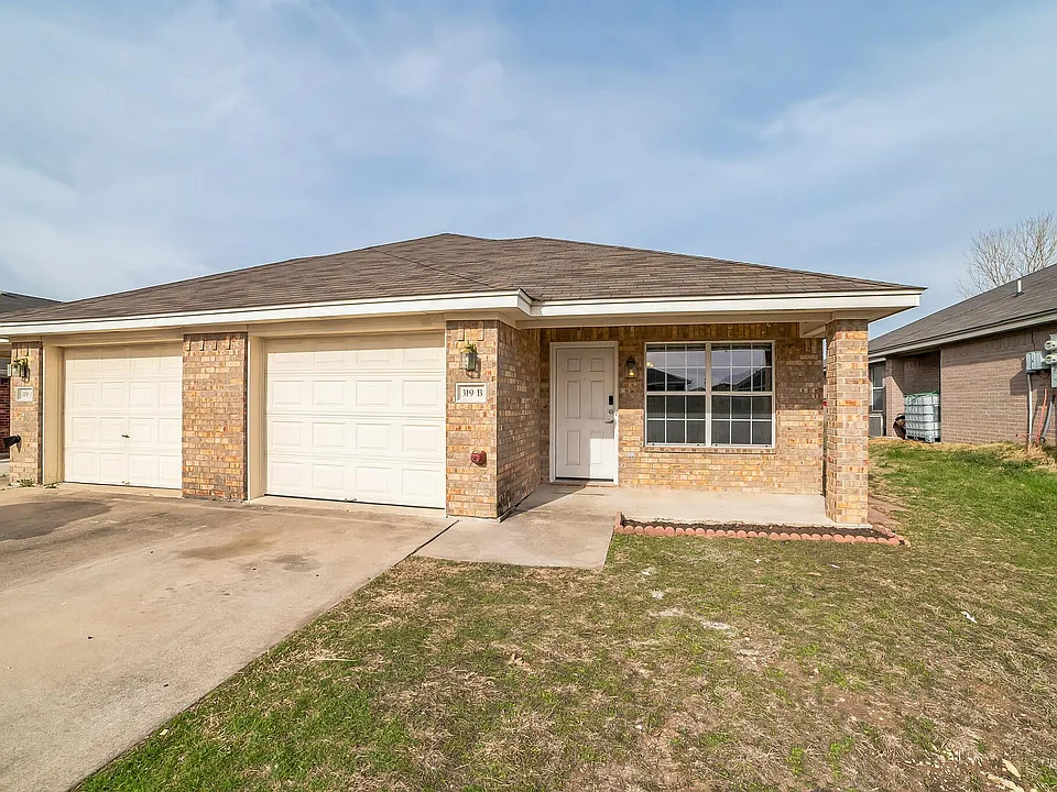 319 Cedar Ridge Dr #B
