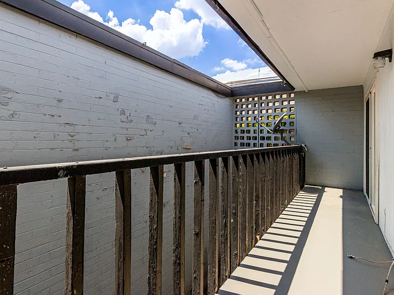 Madison Flats — Photo 28