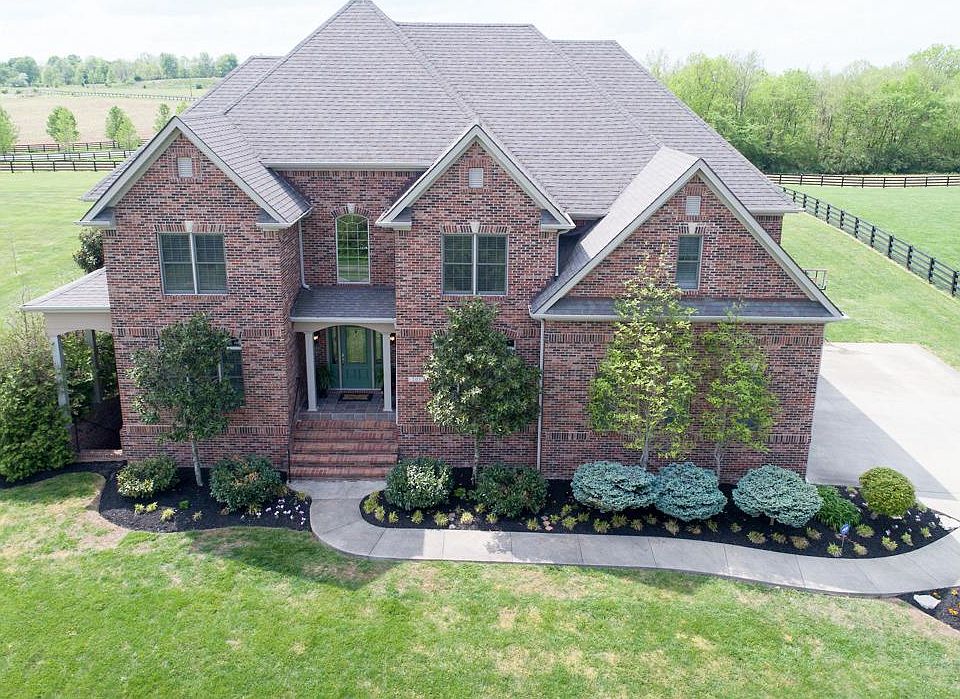1st image of 203 Deerfield Cir