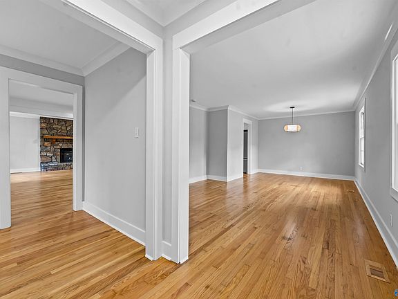 4th image of 309 Maplewood Dr
