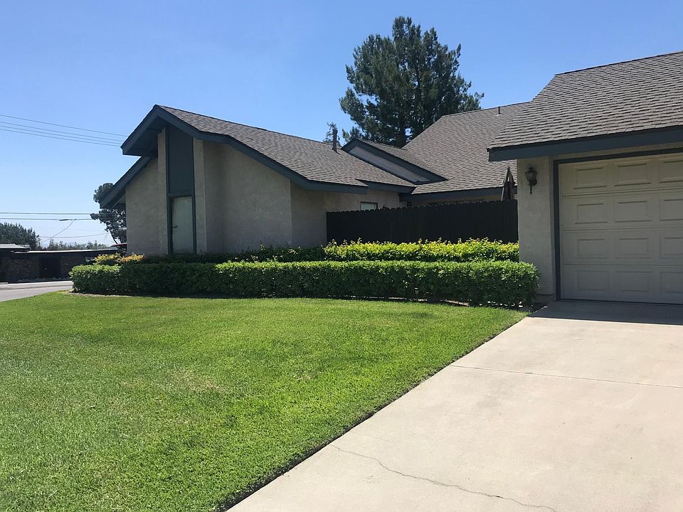 1st image of 8585 Sandalwood Ct