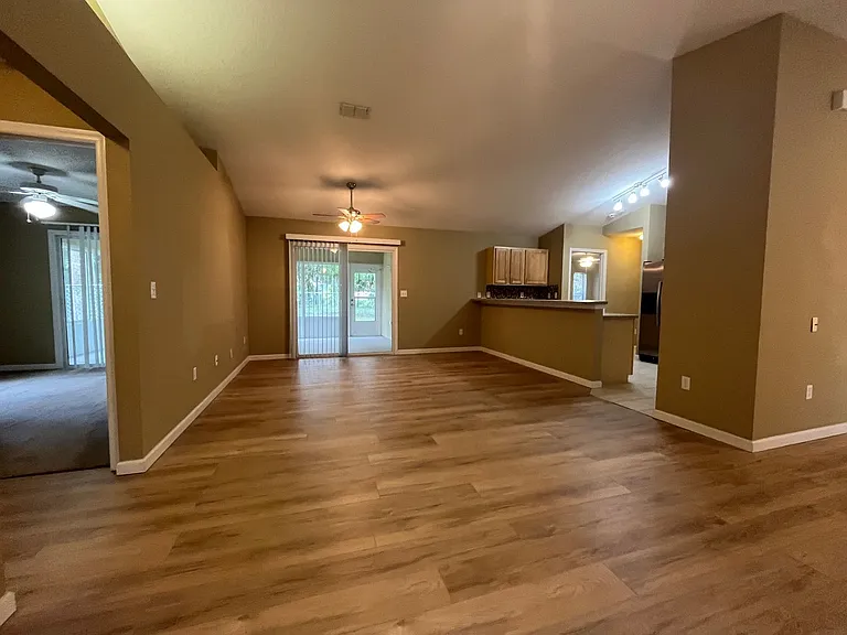 9 White Hawk Pl — Photo 4