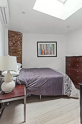 5th image of 143 Christopher St #2C