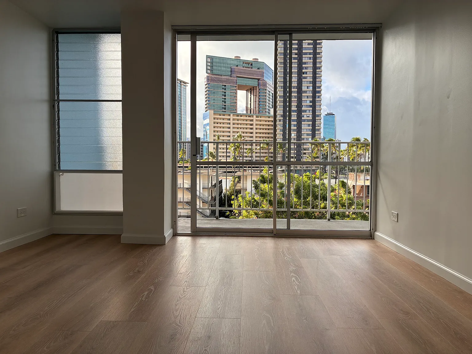 2 bed, 699 sqft, $3,200 — Photo 3