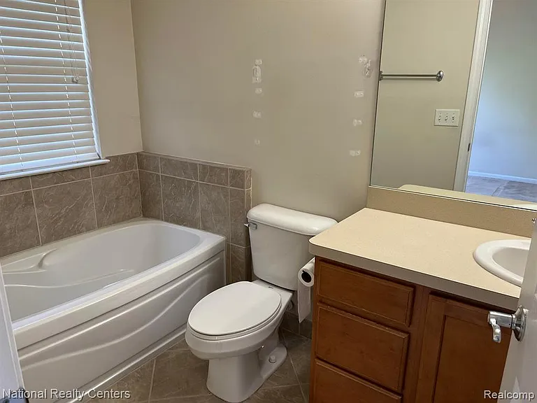 41876 Yeats Dr — Photo 19