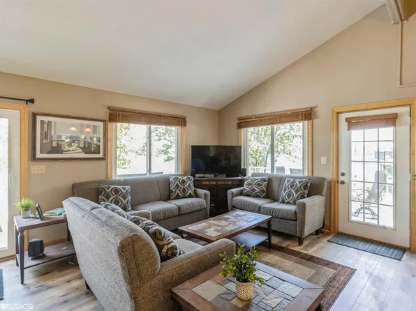 3358 Indian Point Dr, Ellston, IA 50074