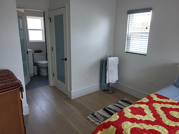 5th image of 8316 Altavan Ave #1