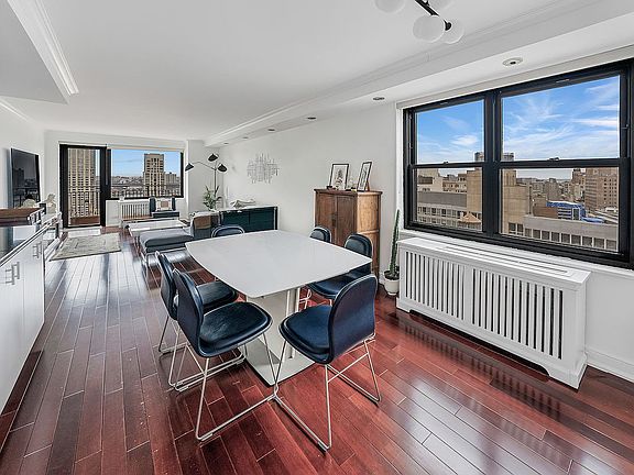 4th image of 201 W 70th St APT 28B