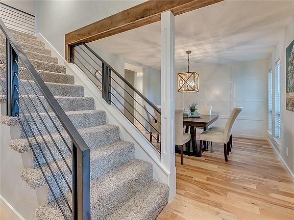 4th image of 9916 Edgecove Dr