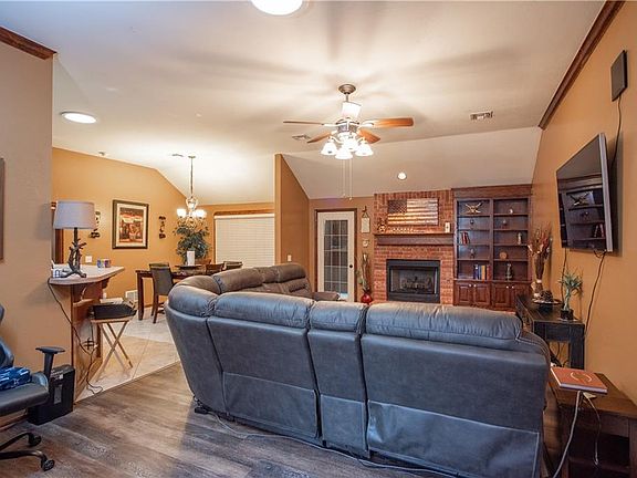 5th image of 2609 SE 96th St