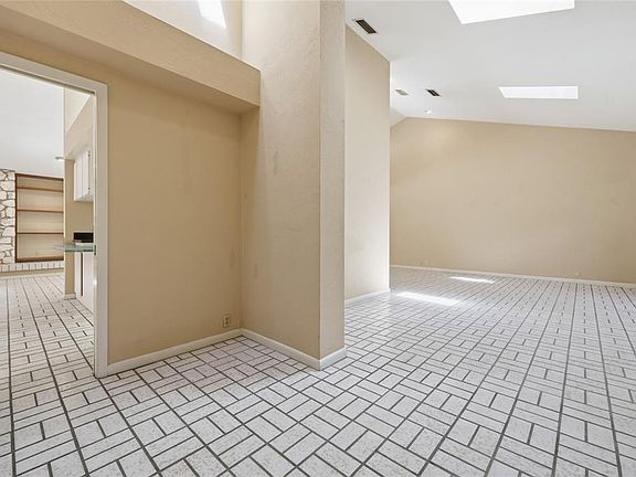 4th image of 2408 NW 14th Pl