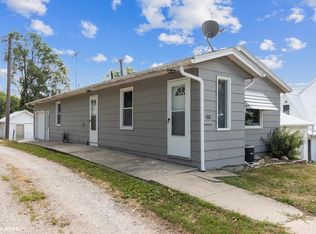 102 N 6th St, Guthrie Center, IA 50115
