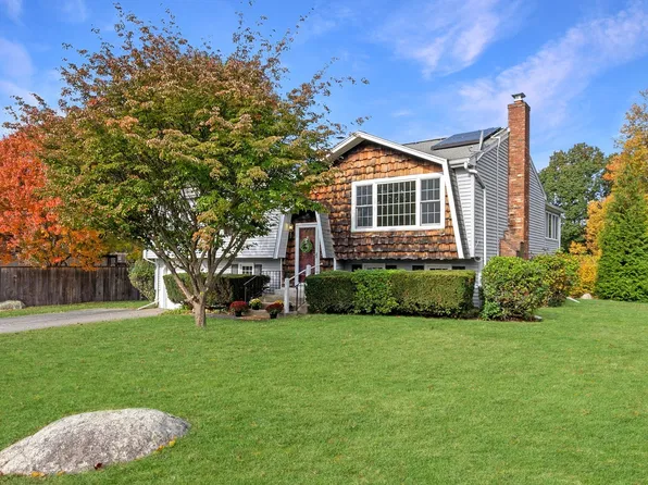 3 Woodridge Rd, Milford, MA 01757