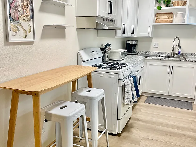 5066 Voltaire St #4 — Photo 29