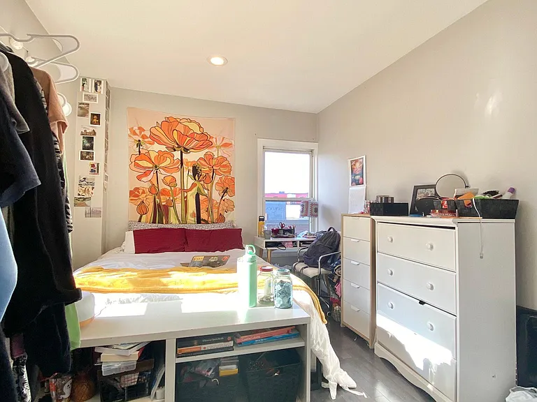 77 Linden St — Photo 8