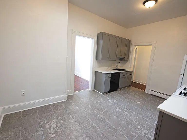 312 Main St #2 — Photo 20