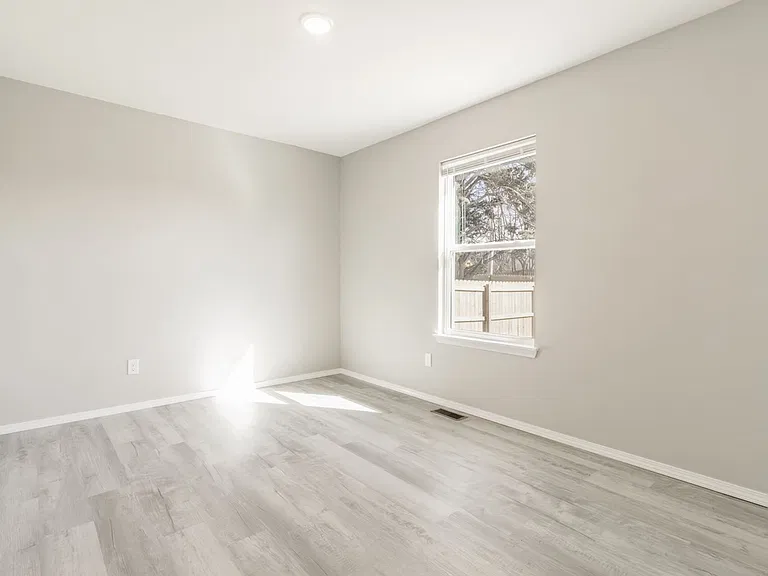 3415 N Nixon Ave — Photo 3