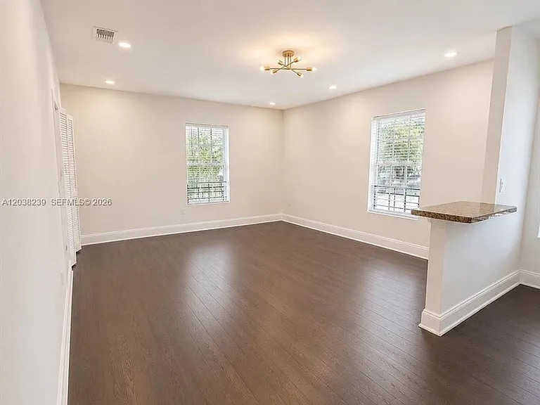 1440 Pennsylvania Ave #5 — Photo 3
