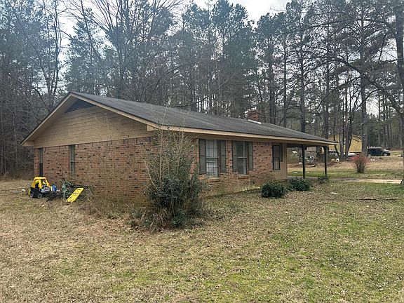 3rd image of 826 New Light Rd