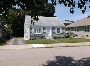 330 Orient Ave, Pawtucket, RI 02861