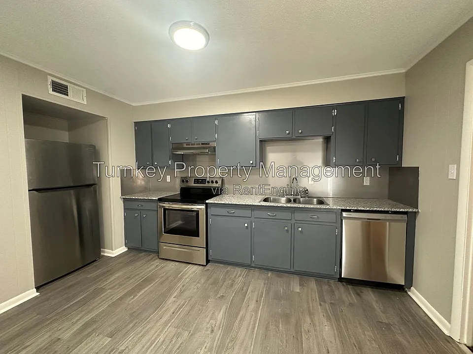 1821 Sanford Dr #3